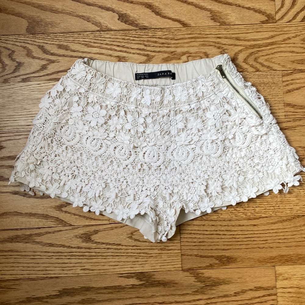 ZARA floral crochet pattern shorts